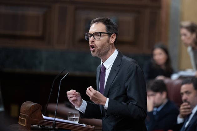 Congress Votes on Housing Decrees PP Representative Sergio Sayas during a plenary session in the Congress of Deputies on October 2, 2026, in Madrid, Spain. Congress is voting today on whether to ratify or repeal the two Royal Decrees on housing issued by the government this week in the Official State Gazette (BOE). Specifically, these are Royal Decree-Law 26 2026, dated September 29, which adopts urgent measures to protect the social function of housing and expand the supply of affordable housing, and Royal Decree-Law 27 2026, dated September 29, adopting urgent measures to strengthen the stability of lease agreements for primary residences OCTOBER 2, 2026 Jesús Hellí Madrid Madrid Spain Copyright: xJesusxHellinx 7815674