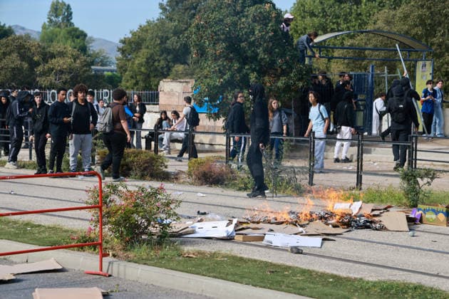 Blockade of the Joliot Curie Sixth Form College in Aubagne by pupils on 2 October 2026 - 02 11 2026 - France Bouches-du-Rhone Marseille -  SylvainxRostaingx xLexPictorium LePictorium_0341586