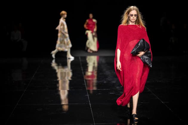 PFW - Issey Miyake Runway Models walks during Issey Miyake Women s Spring Summer 2027 collection fashion show as part of the Paris Fashion Week, in Paris on October 2, 2026. Photo by Eliot Blondet ABACAPRESS.COM Paris France France  Copyright: xBlondetxEliot ABACAx