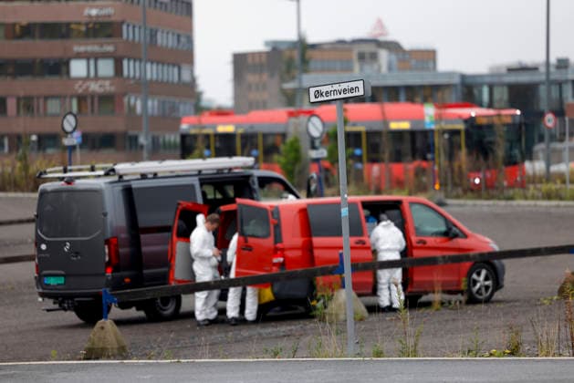 Eksplosjon pa okern i Oslo Oslo 20261002. Krimteknikkere har ankommet. Politiet evakuerte et omrade og opprette sikkerhetsavstand rundt bygget etter en mulig eksplosjon pa okern i Oslo. Foto: Hanna Johre NTB Oslo Norge ADVhiCfkYxg EDITORIAL USE ONLY Ref:_BNCADVhiCfkYxg.jpg Copyright: xHannaxJohrex xNTBx
