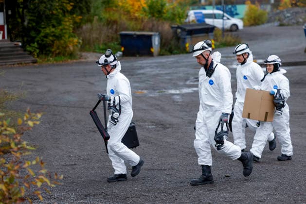 News Bilder des Tages Eksplosjon pa okern i Oslo Oslo 20261002. Krimteknikkere har ankommet. Politiet evakuerte et omrade og opprette sikkerhetsavstand rundt bygget etter en mulig eksplosjon pa okern i Oslo. Foto: Hanna Johre NTB Oslo Norge Qpn2w1d5xnQ EDITORIAL USE ONLY Ref:_BNCQpn2w1d5xnQ.jpg Copyright: xHannaxJohrex xNTBx