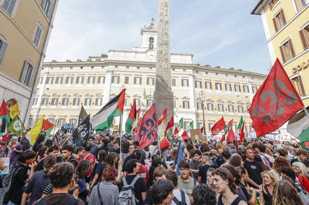 Protest against anti-Semitism bill in Rome ROME, ITALY - OCTOBER 02: Protesters gather outside the Italian Chamber of Deputies in Rome, Italy on October 2, 2026, as lawmakers debate the anti-Semitism bill DDL 1004. Demonstrators argue that the bill could curb criticism of Israel by equating it with racial hatred. Riccardo De Luca Anadolu Rome Italy. Editorial use only. Please get in touch for any other usage.  Copyright: x2026xAnadoluxRiccardoxDexLucax