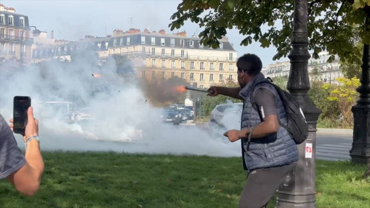 Student Protest at Place de la Nation - Paris Videograbs - Clashes between students and police as protesting students carry out blockading action near place de la Nation, in Paris, on October 2, 2026. Since late September, students have staged protests outside schools over grievances ranging from timetables, class sizes and a shortage of teachers to overheated classrooms during this year s heatwaves. The protests started in the Ile-de-France region around Paris but have now spread to other cities nationwide. Photo by CLPRESS ABACAPRESS.COM Paris France  Copyright: xCLPRESS ABACAx