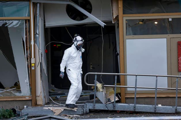 Eksplosjon pa okern i Oslo Oslo 20261002. Krimteknikkere har ankommet og jobber pa stedet. Politiet evakuerte et omrade og opprette sikkerhetsavstand rundt bygget etter en mulig eksplosjon pa okern i Oslo. Foto: Hanna Johre NTB Oslo Norge 1DNzlfzly3E EDITORIAL USE ONLY Ref:_BNC1DNzlfzly3E.jpg Copyright: xHannaxJohrex xNTBx
