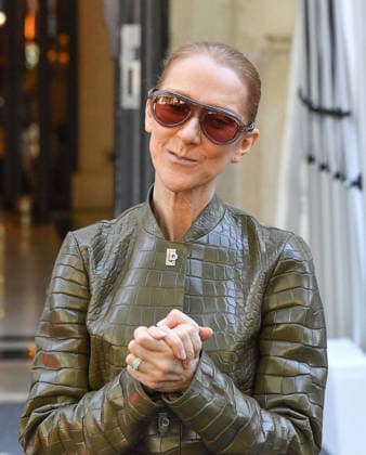 Céline Dion was cheered by her fans as she left the Royal Monceau Hotel, watched by her sons, Nelson and E. Angélil, on October 2, 2026. The star is preparing to head to the La Plénitude Arena in Paris La Défense to continue her concert series. PixPlanete Bestimage Céline Dion is acclaimed by fans as she leaves the Royal Monceau Hotel, with her sons Nelson and E. Angélil, on October 2, 2026. The star is preparing to head to the La Plénitude Arena in Paris La Défense to continue her concert series. Paris, France  Copyright: xPixPlanetex xBestimagexPixPlanetex xBestimagex