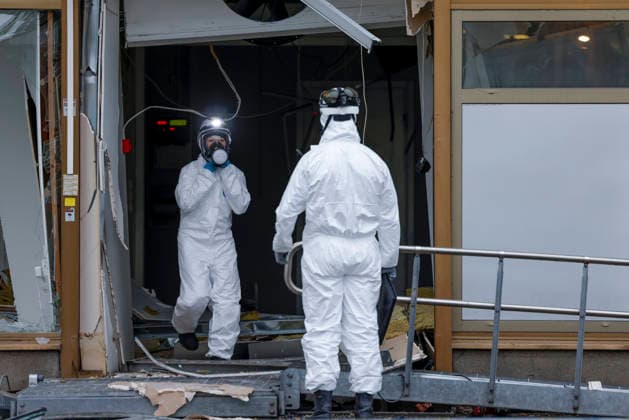 Eksplosjon pa okern i Oslo Oslo 20261002. Krimteknikkere har ankommet og jobber pa stedet. Politiet evakuerte et omrade og opprette sikkerhetsavstand rundt bygget etter en mulig eksplosjon pa okern i Oslo. Foto: Hanna Johre NTB Oslo Norge tImNsMLV6-4 EDITORIAL USE ONLY Ref:_BNCtImNsMLV6-4.jpg Copyright: xHannaxJohrex xNTBx