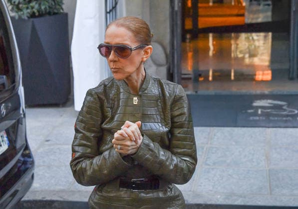 Céline Dion was cheered by her fans as she left the Royal Monceau Hotel, watched by her sons, Nelson and E. Angélil, on October 2, 2026. The star is preparing to head to the La Plénitude Arena in Paris La Défense to continue her concert series. PixPlanete Bestimage Céline Dion is acclaimed by fans as she leaves the Royal Monceau Hotel, with her sons Nelson and E. Angélil, on October 2, 2026. The star is preparing to head to the La Plénitude Arena in Paris La Défense to continue her concert series. Paris, France  Copyright: xPixPlanetex xBestimagexPixPlanetex xBestimagex