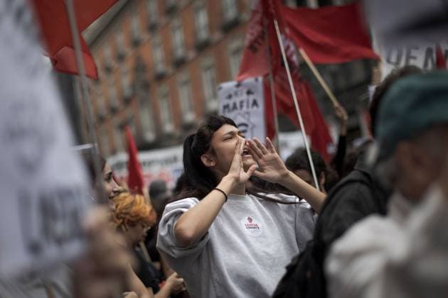 October 2, 2026, Madrid, Spain: MADRID, SPAIN, OCTOBER 2, 2026: Members and supporters of the Sindicato de Inquilinas e Inquilinos de Madrid demonstrate outside the Spanish Congress of Deputies as lawmakers debate and vote on two government housing decrees. Protesters marched from their encampment at Puerta del Sol to demand approval of measures including stronger protections against evictions and changes to rental regulations. Both decrees were rejected by parliament, as housing activists continued their mobilization in Madrid and other Spanish cities. Madrid Spain - ZUMAq101 20261002_zna_q101_127 Copyright: xJairoxVargasxMartoÂ­Nx