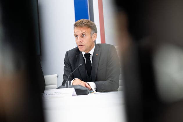 G7 Videoconference at the Elysee Palace - Paris French President Emmanuel Macron speaks following a videoconference with G7 leaders at the Élysée Palace in Paris, France, on October 2, 2026. G7 leaders held talks to coordinate action on rising fuel prices, as Washington increased pressure on European countries to release strategic oil reserves or face a potential US diesel export ban. Photo by Jeanne Accorsini Pool ABACAPRESS.COM Paris France  Copyright: xAccorsinixJeanne Pool ABACAx