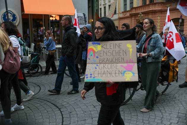 Families rally over childcare conditions in Leipzig LEIPZIG, GERMANY, OCTOBER 2, 2026: Families, childcare workers and educators demonstrate in Leipzig over staffing, funding and working conditions at daycare centres and after-school care facilities. Parents and children joined childcare employees as protesters marched through the city calling attention to concerns over the availability and quality of childcare services in Leipzig and the wider state of Saxony. Leipzig Saxony Germany Copyright: x xMariaxCastrox xJNAxPressx