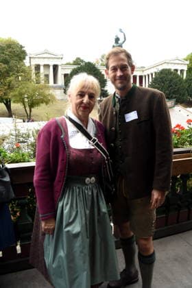 Johanna Bittenbinder Schauspielerin Stefan Murr Schauspieler München 02.10.2026 Theresienwiesn Oktoberfest Käferschänke Condrobs Wiesn Courage Preis 2026 Verleihung Foto Muenchen