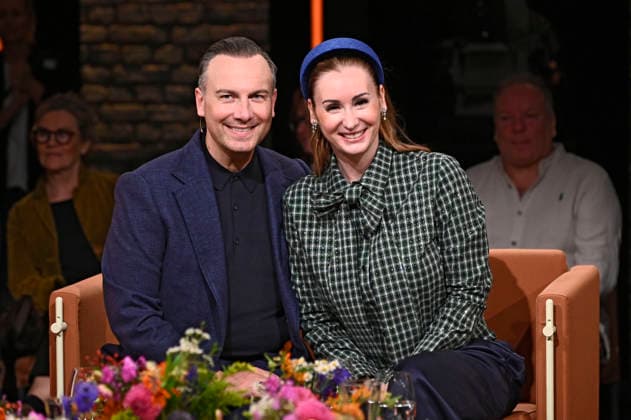 Tim Raue mit Ehefrau Katharina Raue bei der Aufzeichnung der RB Talkshow 3nach9 im Radio Bremen-Studio. Bremen, 02.10.2026