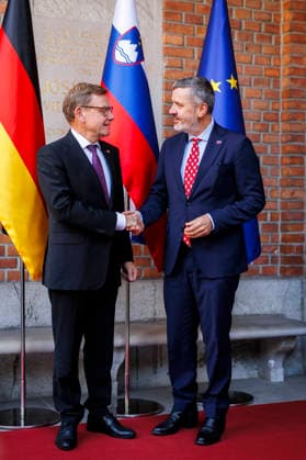 (L-R) Johann Wadephul (CDU), Bundesaussenminister aufgenommen im Rahmen eines Gespraeches mit seinem slowenischen Amtskollegen, Tone Kajzer, Ljubljana, 02.10.2026. Fotografiert im Auftrag des Auswaertigen Amtes. Ljubljana Slowenien Copyright: xAmreixSchulzx