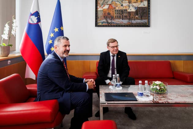 News Bilder des Tages (R-L) Johann Wadephul (CDU), Bundesaussenminister aufgenommen im Rahmen eines Gespraeches mit seinem slowenischen Amtskollegen, Tone Kajzer, Ljubljana, 02.10.2026. Fotografiert im Auftrag des Auswaertigen Amtes. Ljubljana Slowenien Copyright: xAmreixSchulzx