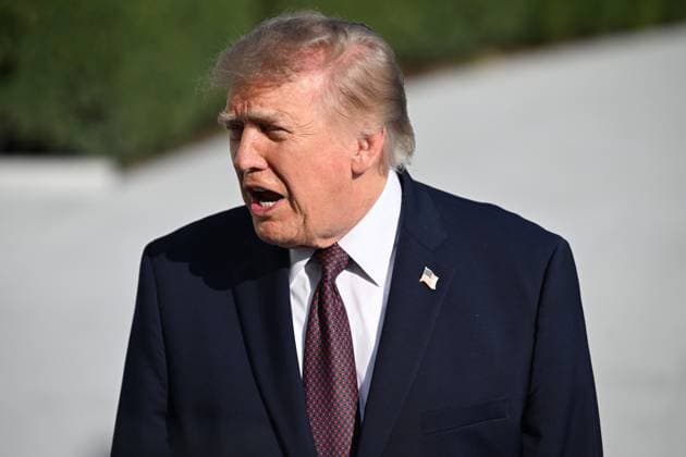 October 2, 2026, Washington, Dc, USA: U.S. President Donald Trump talks to the media before boarding Marine One on the South Lawn of the White House in Washington, DC, United States, on October 2, 2026. Washington USA - ZUMAs197 20261002_aaa_s197_278 Copyright: xKylexMazzax
