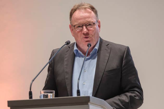 Oberbürgermeister Torsten Burmester bei seiner Rede. Die Historikerin und Publizistin Irene Franken erhält den Else-Falk-Preis 2026 der Stadt Köln. Oberbürgermeister Torsten Burmester überreicht ihr die Auszeichnung im Historischen Rathaus. Der Preis würdigt besonderes Engagement für die Gleichstellung der Geschlechter und Geschlechtergerechtigkeit in Köln.