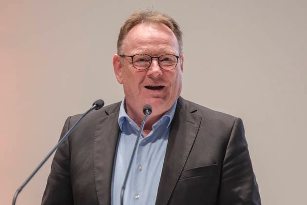 Oberbürgermeister Torsten Burmester bei seiner Rede. Die Historikerin und Publizistin Irene Franken erhält den Else-Falk-Preis 2026 der Stadt Köln. Oberbürgermeister Torsten Burmester überreicht ihr die Auszeichnung im Historischen Rathaus. Der Preis würdigt besonderes Engagement für die Gleichstellung der Geschlechter und Geschlechtergerechtigkeit in Köln.