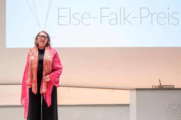 Die Historikerin und Publizistin Irene Franken erhält den Else-Falk-Preis 2026 der Stadt Köln. Oberbürgermeister Torsten Burmester überreicht ihr die Auszeichnung im Historischen Rathaus. Der Preis würdigt besonderes Engagement für die Gleichstellung der Geschlechter und Geschlechtergerechtigkeit in Köln.