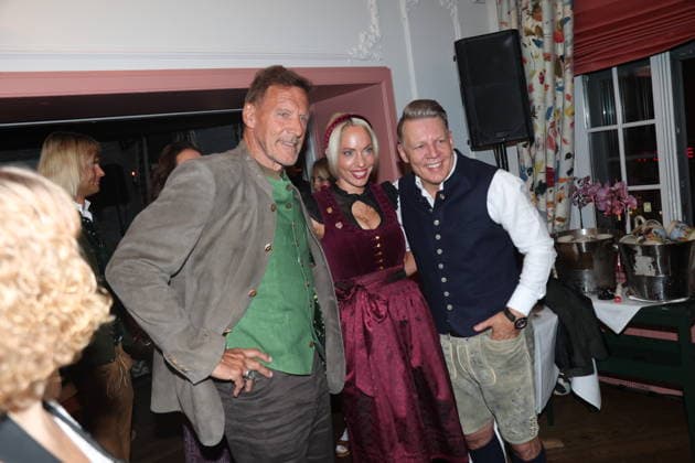 Ralf Moeller, Sarah Kahn und Axel Kahn beim 2. Fine Time Business Club Oktoberfest im Käfer-Stammhaus. München, 02.10.2026 Copyright: xAgenturxMatthiasxWehnertx xM.xGränzdörferx