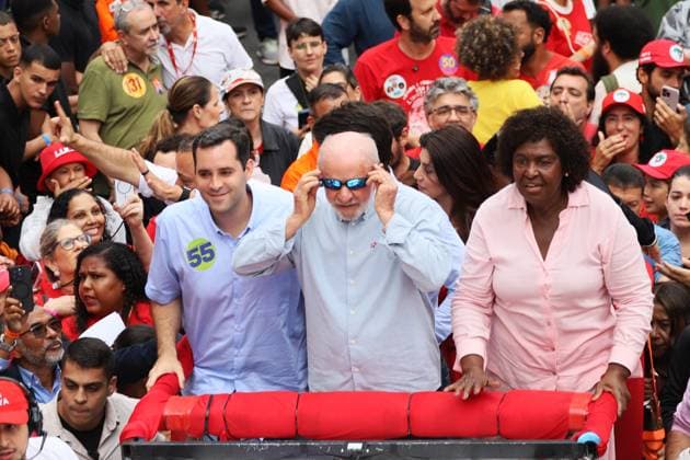 Lula in Rio de Janeiro. Rio de Janeiro, RJ, October 2, 2026 - Politics-RJ - Luiz Inacio Lula da Silva (PT SP), President of the Republic and candidate for re-election, during a campaign walk with candidates and supporters of the PT between Candelaria and Cinelandia, in downtown Rio de Janeiro, this Friday, October 2.(Foto: Charles Sholl Brazil Photo Press Brazil Photo Press) INTERNATIONAL Rio de Janeiro center Rio de Janeiro Brasil Copyright: xCharlesxShollx