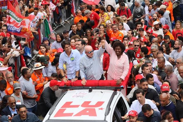 Lula in Rio de Janeiro. Rio de Janeiro, RJ, October 2, 2026 - Politics-RJ - Luiz Inacio Lula da Silva (PT SP), President of the Republic and candidate for re-election, during a campaign walk with candidates and supporters of the PT between Candelaria and Cinelandia, in downtown Rio de Janeiro, this Friday, October 2.(Foto: Charles Sholl Brazil Photo Press Brazil Photo Press) INTERNATIONAL Rio de Janeiro center Rio de Janeiro Brasil Copyright: xCharlesxShollx