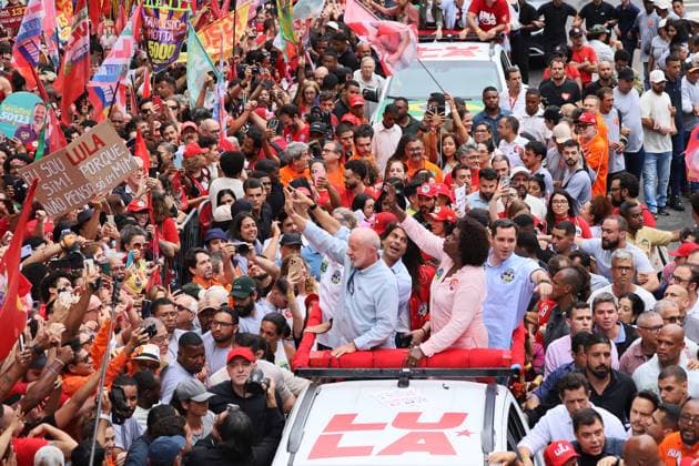 Lula in Rio de Janeiro. Rio de Janeiro, RJ, October 2, 2026 - Politics-RJ - Luiz Inacio Lula da Silva (PT SP), President of the Republic and candidate for re-election, during a campaign walk with candidates and supporters of the PT between Candelaria and Cinelandia, in downtown Rio de Janeiro, this Friday, October 2.(Foto: Charles Sholl Brazil Photo Press Brazil Photo Press) INTERNATIONAL Rio de Janeiro center Rio de Janeiro Brasil Copyright: xCharlesxShollx
