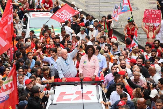 Lula in Rio de Janeiro. Rio de Janeiro, RJ, October 2, 2026 - Politics-RJ - Luiz Inacio Lula da Silva (PT SP), President of the Republic and candidate for re-election, during a campaign walk with candidates and supporters of the PT between Candelaria and Cinelandia, in downtown Rio de Janeiro, this Friday, October 2.(Foto: Charles Sholl Brazil Photo Press Brazil Photo Press) INTERNATIONAL Rio de Janeiro center Rio de Janeiro Brasil Copyright: xCharlesxShollx