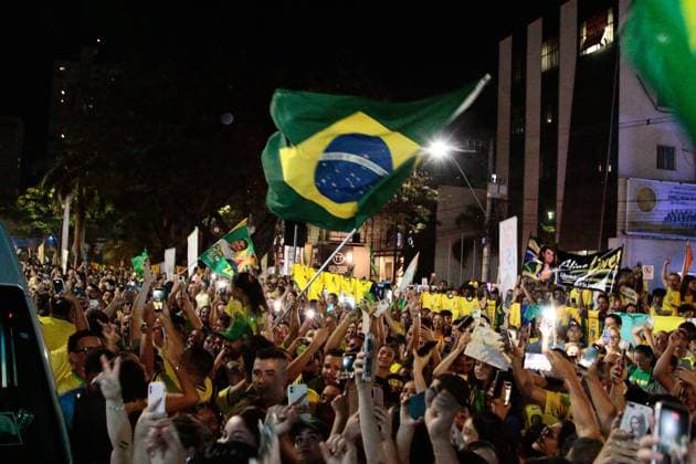 RECORD DATE NOT STATED Presidential candidate Flavio Bolsonaro visits the city of Montes Claros in the final stretch of the elections. Montes Claros (MG), 02 10 2026 - Elections Flavio Bolsonaro Montes Claros - Presidential candidate Flavio Bolsonaro, accompanied by Nikolas Ferreira (PL), Samuel Caires (PL), Marco Antonio Moreira da Costa (Novo), Domingos Savio (PL), Flavio Roscoe (PL), during a visit to the city of Montes Claros in the final stretch of the elections, this Friday, October 2, 2026.(Foto: Diego Tavares Thenews2 imago images) Presidential candidate Flavio Bolsonaro visits the city of Montes Claros in the final stretch of the elections.  Copyright: xDiegoxTavaresx