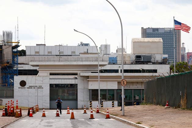 News Bilder des Tages #2 US Embassy in Brasilia closes after the United States suspended consular services due to security concerns The US Embassy in Brasilia is seen closed after the United States suspended consular services due to security concerns two days before the Brazilian general elections, in Brazil, on October 2nd, 2026. PHOTO: WILTON JUNIOR ESTADAO CONTEUDO BRASILIA DF BRAZIL  Copyright: xwiltonxjuniorx