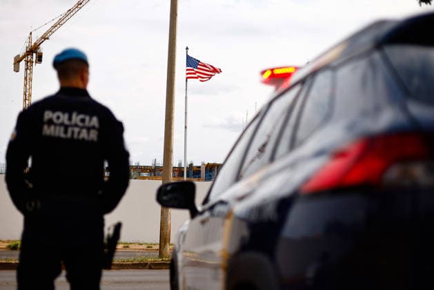US Embassy in Brasilia closes after the United States suspended consular services due to security concerns Military police officer stands next to US Embassy in Brasilia, which is closed after the United States suspended consular services due to security concerns two days before the Brazilian general elections, in Brazil, on October 2nd, 2026. PHOTO: WILTON JUNIOR ESTADAO CONTEUDO BRASILIA DF BRAZIL  Copyright: xwiltonxjuniorx