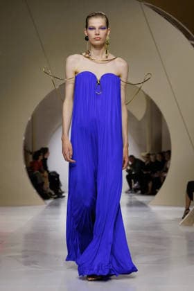 (261003) -- PARIS, Oct. 3, 2026 -- A model presents a creation from the Womenswear Spring Summer 2027 collections by Givenchy during the Paris Fashion Week in Paris, France, Oct. 2, 2026. ( Handout via Xinhua) FRANCE-PARIS-FASHION WEEK-GIVENCHY MeetEurope 