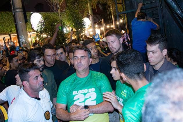 RECORD DATE NOT STATED Presidential candidate Flavio Bolsonaro visits the city of Montes Claros in the final stretch of the elections. Montes Claros (MG), 02 10 2026 - Elections Flavio Bolsonaro Montes Claros - Presidential candidate Flavio Bolsonaro, accompanied by Nikolas Ferreira (PL), Samuel Caires (PL), Marco Antonio Moreira da Costa (Novo), Domingos Savio (PL), Flavio Roscoe (PL), during a visit to the city of Montes Claros in the final stretch of the elections, this Friday, October 2, 2026.(Foto: Diego Tavares Thenews2 imago images) Presidential candidate Flavio Bolsonaro visits the city of Montes Claros in the final stretch of the elections.  Copyright: xDiegoxTavaresx