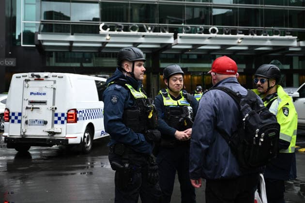 ONE NATION CAMPAIGN LAUNCH, Victoria Police watch on as protestors gather outside the launch of the One Nation 2026 Victorian State Campaign at in Melbourne, Saturday, October 3, 2026. ( NO ARCHIVING MELBOURNE VICTORIA Australia  Copyright: xJOELxCARRETTx 20261003155855170903