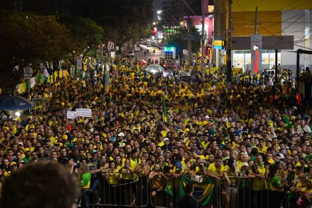 RECORD DATE NOT STATED Presidential candidate Flavio Bolsonaro visits the city of Montes Claros in the final stretch of the elections. Montes Claros (MG), 02 10 2026 - Elections Flavio Bolsonaro Montes Claros - Presidential candidate Flavio Bolsonaro, accompanied by Nikolas Ferreira (PL), Samuel Caires (PL), Marco Antonio Moreira da Costa (Novo), Domingos Savio (PL), Flavio Roscoe (PL), during a visit to the city of Montes Claros in the final stretch of the elections, this Friday, October 2, 2026.(Foto: Diego Tavares Thenews2 imago images) Presidential candidate Flavio Bolsonaro visits the city of Montes Claros in the final stretch of the elections.  Copyright: xDiegoxTavaresx
