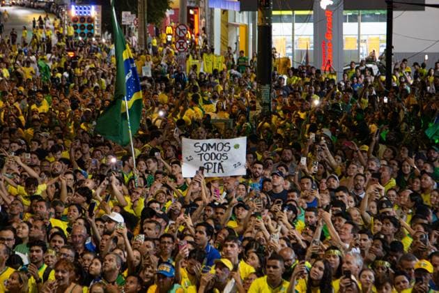 RECORD DATE NOT STATED Presidential candidate Flavio Bolsonaro visits the city of Montes Claros in the final stretch of the elections. Montes Claros (MG), 02 10 2026 - Elections Flavio Bolsonaro Montes Claros - Presidential candidate Flavio Bolsonaro, accompanied by Nikolas Ferreira (PL), Samuel Caires (PL), Marco Antonio Moreira da Costa (Novo), Domingos Savio (PL), Flavio Roscoe (PL), during a visit to the city of Montes Claros in the final stretch of the elections, this Friday, October 2, 2026.(Foto: Diego Tavares Thenews2 imago images) Presidential candidate Flavio Bolsonaro visits the city of Montes Claros in the final stretch of the elections.  Copyright: xDiegoxTavaresx