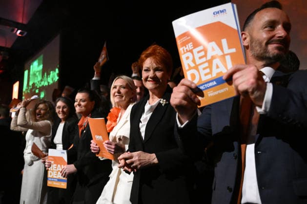 ONE NATION CAMPAIGN LAUNCH, One Nation leader Pauline Hanson (centre) is joined on stage by One Nation Victoria leader Warren Pickering (right) and candidate Colleen Harkin (left) during the launch of the One Nation 2026 Victorian State Campaign at in Melbourne, Saturday, October 3, 2026. ( NO ARCHIVING MELBOURNE VICTORIA Australia  Copyright: xJOELxCARRETTx 20261003156267712804