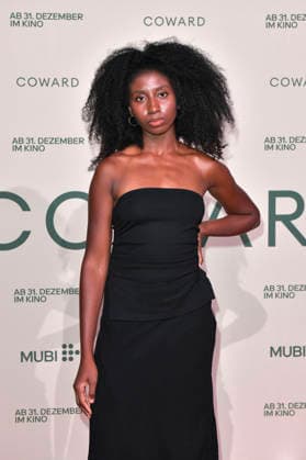 Ejatu Shaw bei der Premiere des Kinofilms Coward im silent green Kulturquartier. Berlin, 02.10.2026