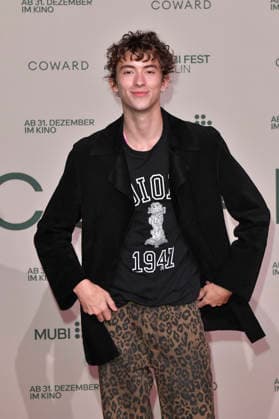 Daniel Miller bei der Premiere des Kinofilms Coward im silent green Kulturquartier. Berlin, 02.10.2026