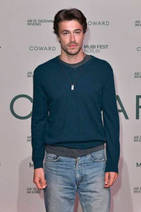 Luca Apple bei der Premiere des Kinofilms Coward im silent green Kulturquartier. Berlin, 02.10.2026