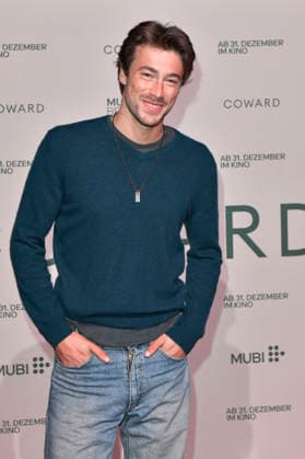 Luca Apple bei der Premiere des Kinofilms Coward im silent green Kulturquartier. Berlin, 02.10.2026