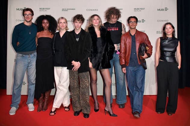 Luca Apple, Ejatu Shaw, Emma Louise Boynton, Daniel Miller, Gast, Gast, Esje Seigfreid und Vivien König bei der Premiere des Kinofilms Coward im silent green Kulturquartier. Berlin, 02.10.2026