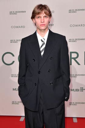 Emmanuel Macchia bei der Premiere des Kinofilms Coward im silent green Kulturquartier. Berlin, 02.10.2026