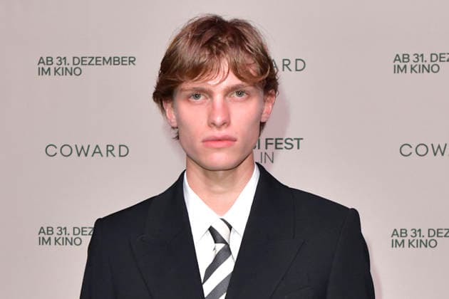 Emmanuel Macchia bei der Premiere des Kinofilms Coward im silent green Kulturquartier. Berlin, 02.10.2026