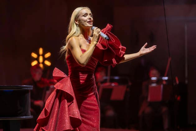 Katherine Jenkins performs at Bridgewater Hall Katherine Jenkins OBE performs at Bridgewater Hall, Manchester, England, on the first night of her 25th Anniversary Tour, Credit:Mike Gray MIKE GRAY - B4227 Avalon  Copyright: xMikexGrayx xMIKExGRAYx-xB4227x xAvalonx 1140146571