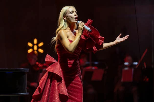 Entertainment Bilder des Tages #2 Katherine Jenkins performs at Bridgewater Hall Katherine Jenkins OBE performs at Bridgewater Hall, Manchester, England, on the first night of her 25th Anniversary Tour, Credit:Mike Gray MIKE GRAY - B4227 Avalon  Copyright: xMikexGrayx xMIKExGRAYx-xB4227x xAvalonx 1140146602