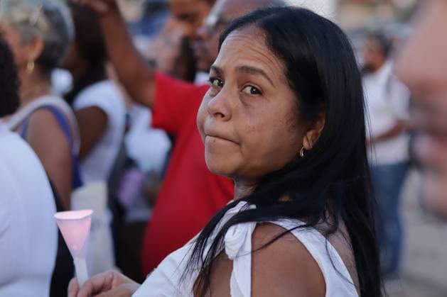October 2, 2026, La Guaira, Venezuela (Bolivarian Republic of: LA GUAIRA, VENEZUELA, OCTOBER 2, 2026: Families of victims, survivors and rescue workers gather during the Haz de Luz vigil in La Guaira to commemorate 100 days since the devastating earthquakes of June 24. Participants lit candles and joined prayers in memory of those killed and missing, while beams of light were projected into the sky near areas heavily damaged by the disaster. The commemorative event brought together residents, volunteers and emergency workers as recovery and search efforts continue in parts of La Guaira. La Guaira Venezuela (Bolivarian Republic of - ZUMAq101 20261002_zna_q101_316 Copyright: xMarioxFloresx