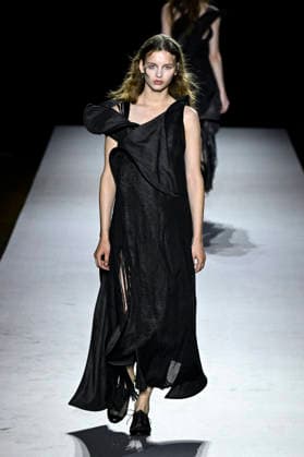 Yohji Yamamoto Women s Ready-to-Wear Spring Summer 2027 Collection Fashion Show during Paris Fashion Week, on October 2, 2026 Bestimage Yohji Yamamoto Fashion Show Women s Ready-to-Wear Spring Summer 2027 Collection during Paris Fashion Week, on October 2, 2026, in Paris, France Paris France  Copyright: xAgencex xBestimagexAgencex xBestimagex