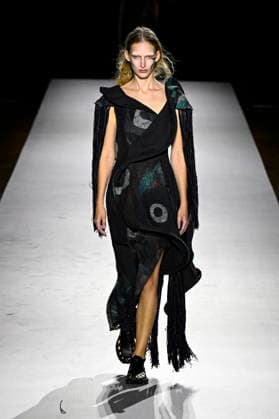 Yohji Yamamoto Women s Ready-to-Wear Spring Summer 2027 Collection Fashion Show during Paris Fashion Week, on October 2, 2026 Bestimage Yohji Yamamoto Fashion Show Women s Ready-to-Wear Spring Summer 2027 Collection during Paris Fashion Week, on October 2, 2026, in Paris, France Paris France  Copyright: xAgencex xBestimagexAgencex xBestimagex