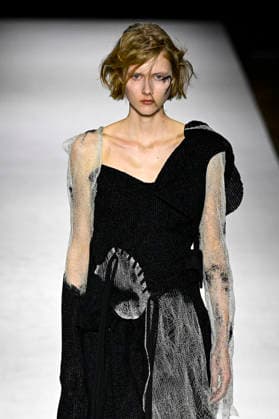 Yohji Yamamoto Women s Ready-to-Wear Spring Summer 2027 Collection Fashion Show during Paris Fashion Week, on October 2, 2026 Bestimage Yohji Yamamoto Fashion Show Women s Ready-to-Wear Spring Summer 2027 Collection during Paris Fashion Week, on October 2, 2026, in Paris, France Paris France  Copyright: xAgencex xBestimagexAgencex xBestimagex