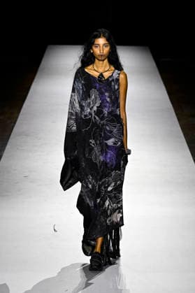 Yohji Yamamoto Women s Ready-to-Wear Spring Summer 2027 Collection Fashion Show during Paris Fashion Week, on October 2, 2026 Bestimage Yohji Yamamoto Fashion Show Women s Ready-to-Wear Spring Summer 2027 Collection during Paris Fashion Week, on October 2, 2026, in Paris, France Paris France  Copyright: xAgencex xBestimagexAgencex xBestimagex